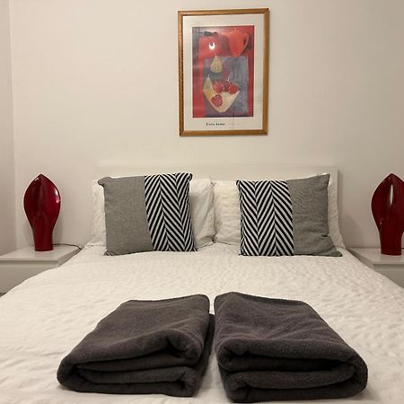 Lovely Serviced Apartment, Free Parking, Оксфорд Екстериор снимка