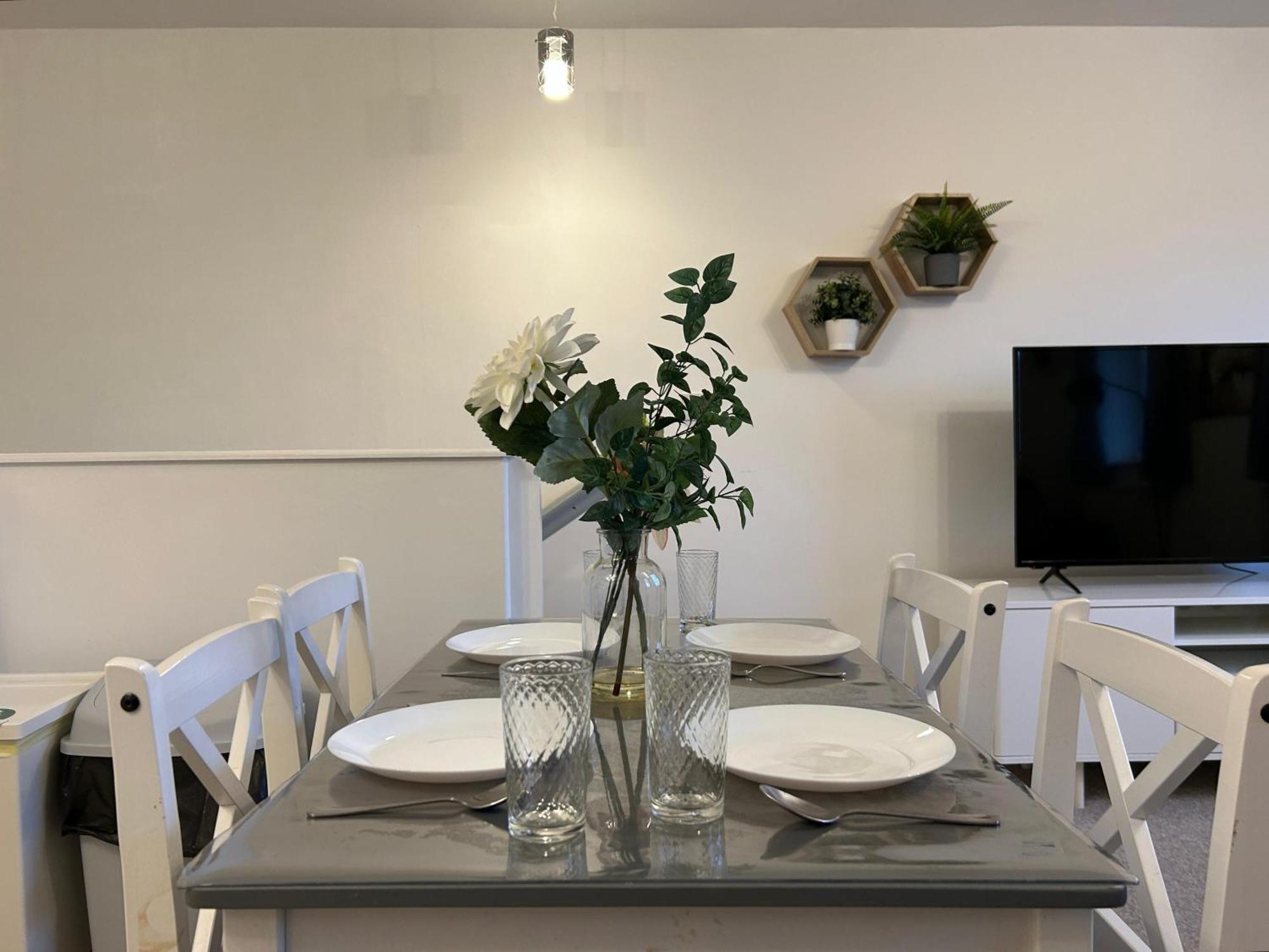 Lovely Serviced Apartment, Free Parking, Оксфорд Екстериор снимка