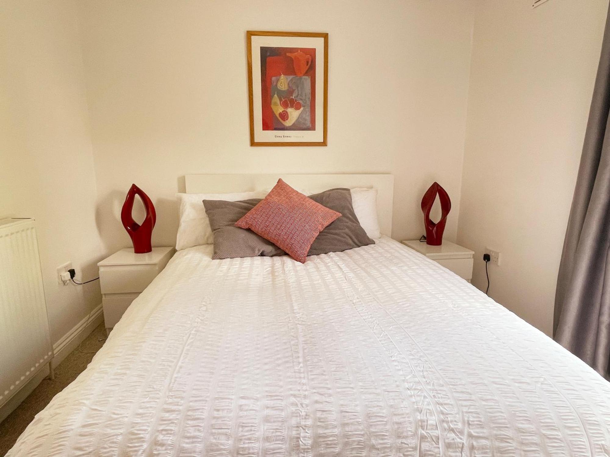 Lovely Serviced Apartment, Free Parking, Оксфорд Екстериор снимка
