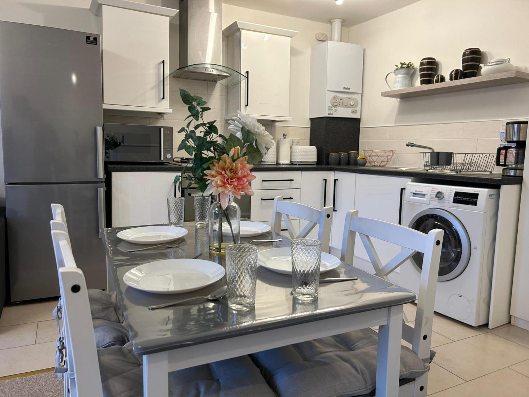 Lovely Serviced Apartment, Free Parking, Оксфорд Екстериор снимка